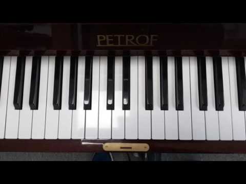 E minor scale - harmonic - piano - one octave