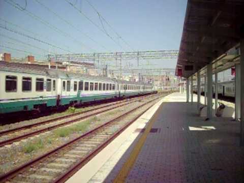 E402A 041 in testa all' IC 588