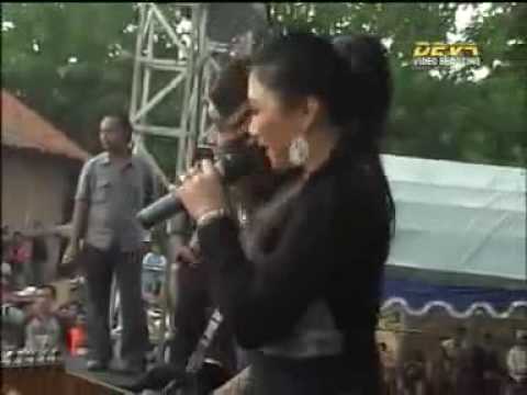 MONATA YANG