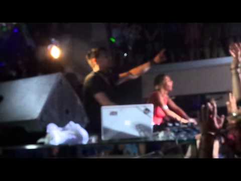 Thomas Gold en Twin's Beach