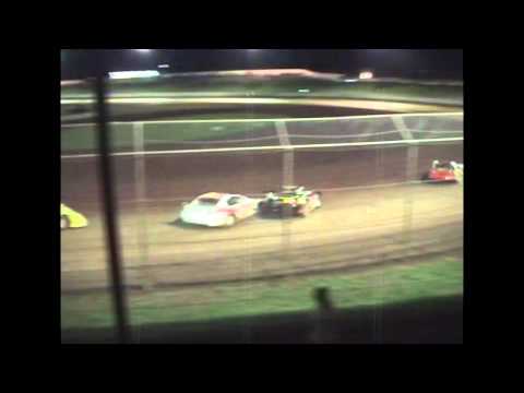 Super Sedans - Heat 3 - Queensland Series (Round 02) - Charlton Raceway -  05.11.11
