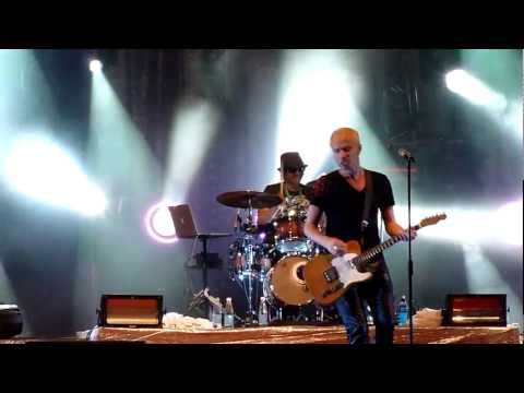 Neljä Ruusua - Hunningolla (Live, Ilosaarirock 2011)