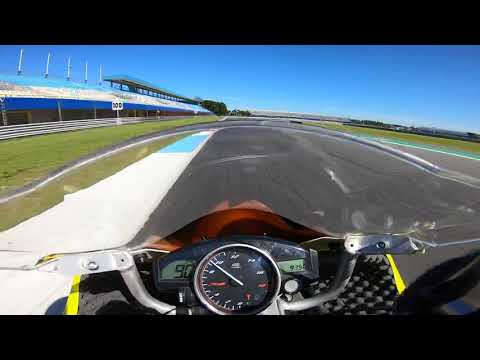 Yamaha R6 on Assen TT-Circuit 1.51 onboard with an amateur rider