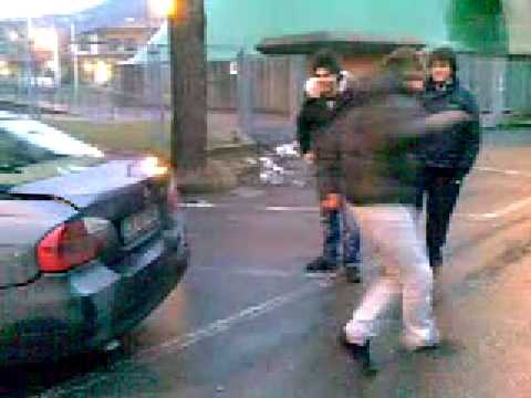 Vandali assaltano BMW (Carobbio)