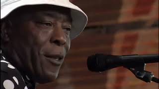 Buddy Guy &amp; John Mayer - What Kind of Woman Is This? (Remastered. Live at Farm Aid 2005)