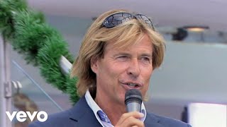 Komm näher Lyrics English Translation