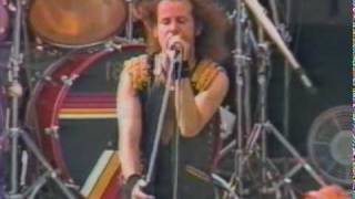 scorpions - blackout (live-84)