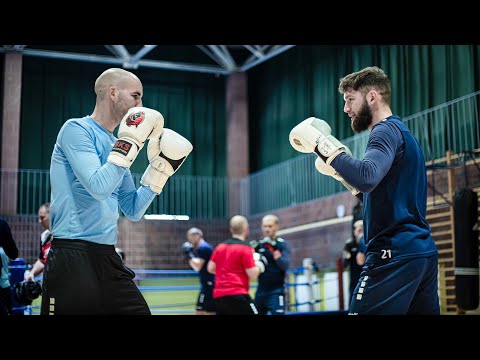Trening bokserski w "BKS Skorpion" i Chorwacja kontra Brazylia