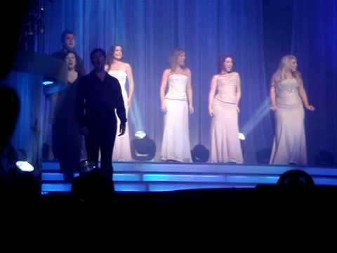 Celtic Women singing Orinoco Flow / Sail Away