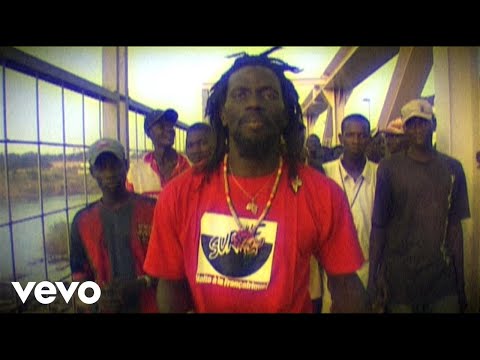 Tiken Jah Fakoly - Plus rien ne m'étonne © Tiken Jah Fakoly