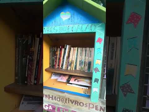 Essa é a ideia mais linda da praia 💛📚