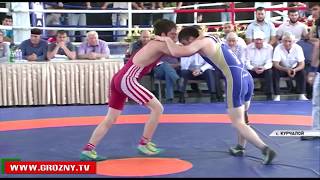 В Курчалое прошел турнир по вольной борьбе среди юниоров