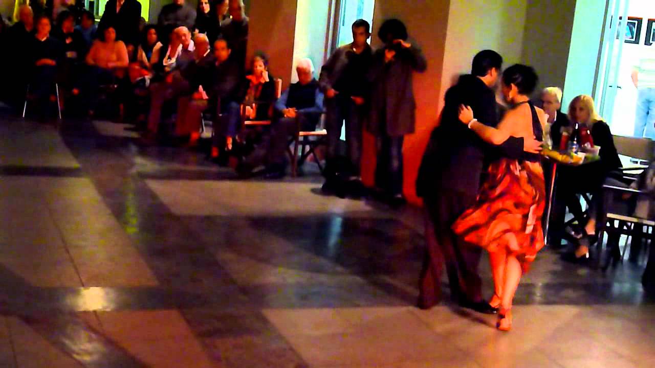 La Milonga del Patio presenta a Paola Sanz y Facundo de la Cruz-"Charamusca" J. D`arienzo