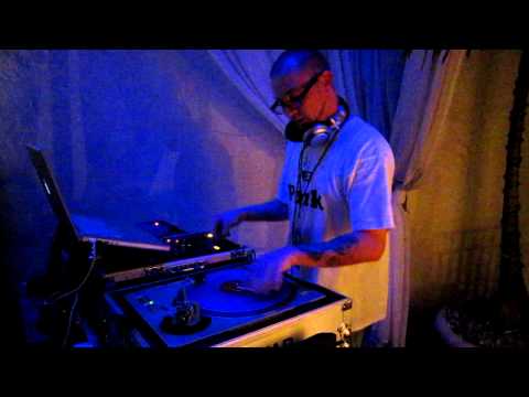 DJ Sisco at Vinyl Music Festival
