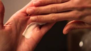 Lait Nettoyant et Démaquillant Dr. Hauschka - Application