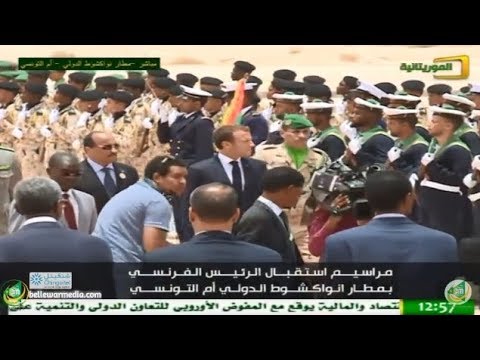 مراسيم استقبال الرئيس الفرنسي  إيمانويل ماكرون  بمطار انواكشوط الدولي ام التونسي