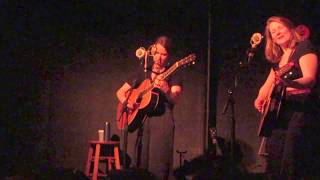 Della Mae    "Turtle Dove"