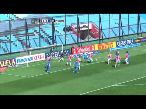 El palo le negó el gol. Arsenal 0 Rafaela 0.Fecha 27. Torneo Primera División 2015.FPT