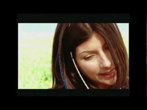 "ENTRE ASPAS" -  Uma pequena Flor