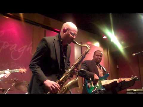 Darryl Williams performs Sumthin Sumthin Live at Spaghettinis