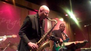 Darryl Williams performs Sumthin Sumthin Live at Spaghettinis