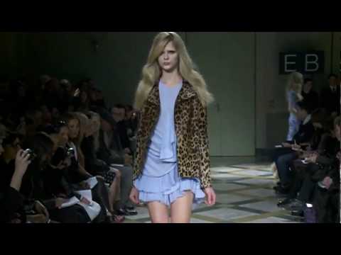 N 21 Alessandro Dell Acqua   Fall Winter 2010 2011 Preview   Donna Woman