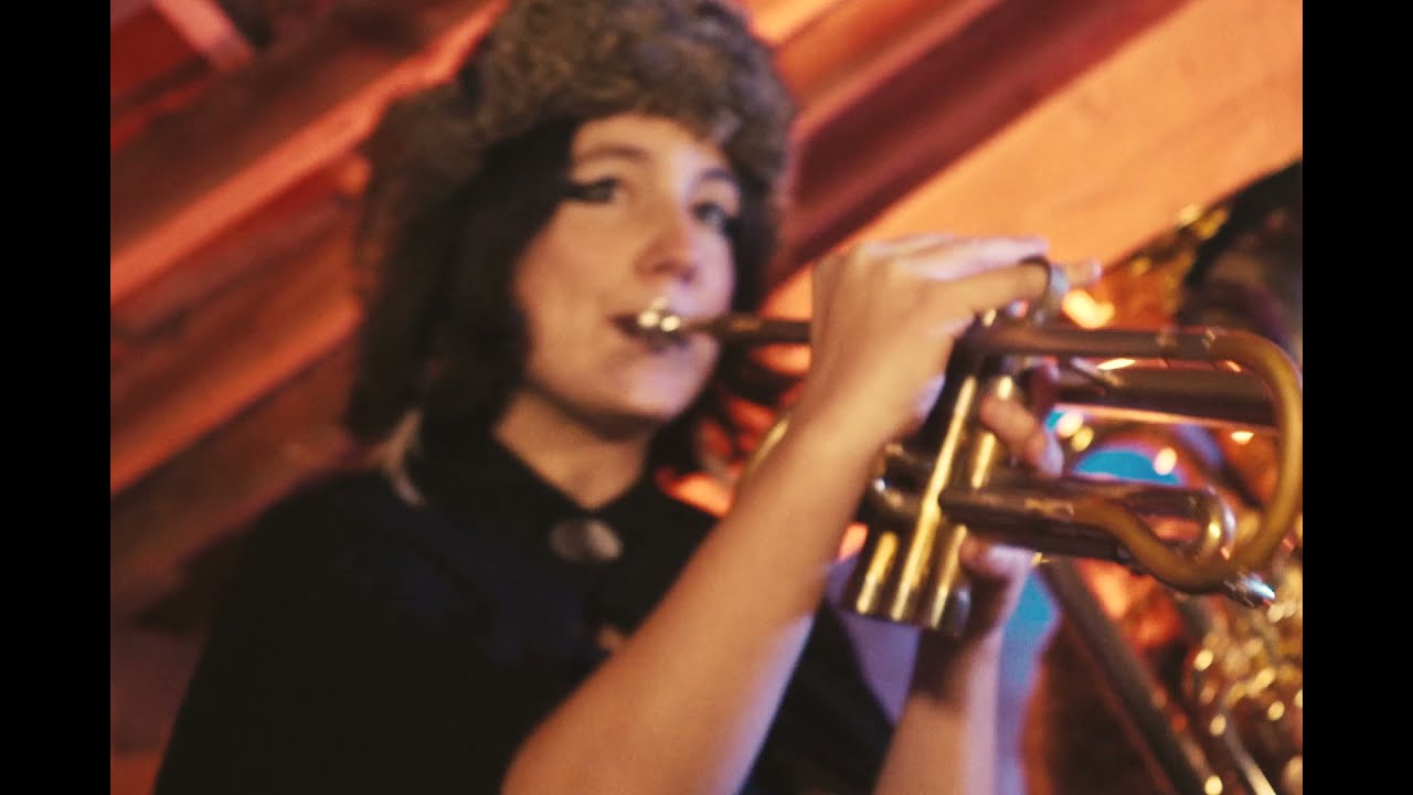 LA FANFARE MOUSSAKA - Le Cracatoesque  [CLIP OFFICIEL]