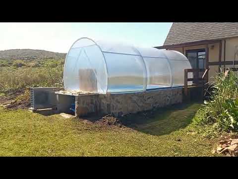 Paseo por De Hadas y Duendes desde el fondo hacia el frente