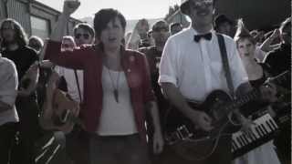 Garrison Starr - Slow Crawl (Official Music Video)