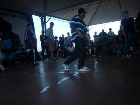 The Brooklyn crew vs Quebra de Movimento  XTREME BBOYS 2011