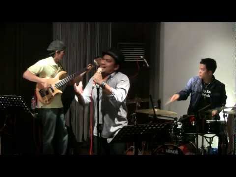 Tompi ft. Idang Rasjidi - Night and Day @ Mostly Jazz 08/10/11 [HD]