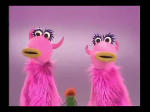 Mahna Mahna, by The Snowths in The Muppet Show (1969)