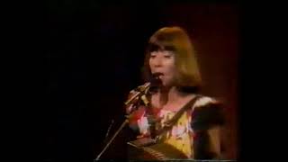Kate and Anna McGarrigle - As Fast As My Little Feet