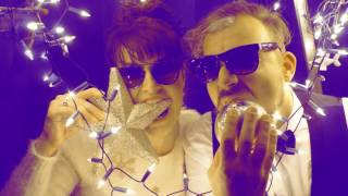 Mika &amp; Mike - Snow is falling (and I&#39;m falling in love)