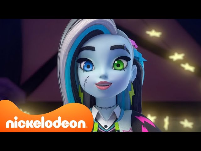 Vídeo relacionado con Exalumna de Monster High - Draculaura Frankie Lagoona Clawdeen Camiseta