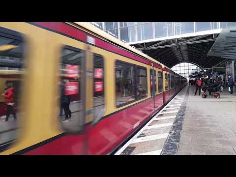 Ausfahrt der S7 nach Ahrensfelde BR 481/482