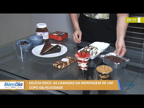 As camadas da montagem de um doce copo da felicidade 23 11 2021