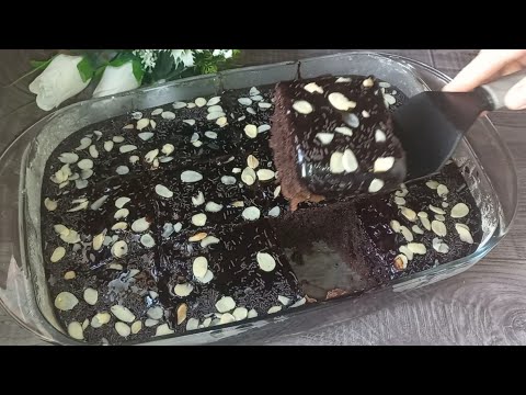 Quick and easy chocolate cake in the blender without butter or cream, family size