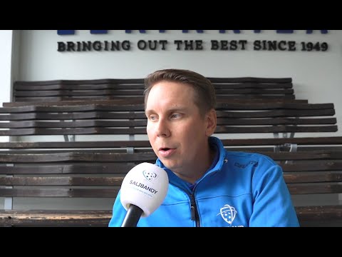 "Kilpailutilanne on nyt kovempi." Päävalmentaja Lasse Kurronen avaa naisten uutta MM-kisaprojektia.