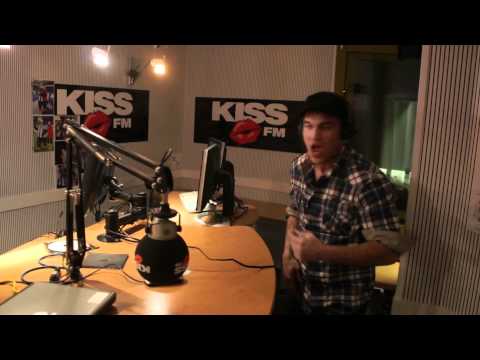 Deniz Danez Live Performance bei Kiss FM (Kanye West Heartless)