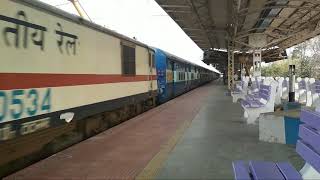 preview picture of video 'Tatanagar WAP7 went mad with Geetanjali Express'
