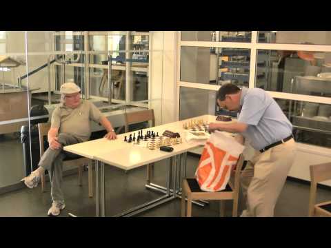 hof2012 3  1757 Jaan Ehlvest introduces his new books