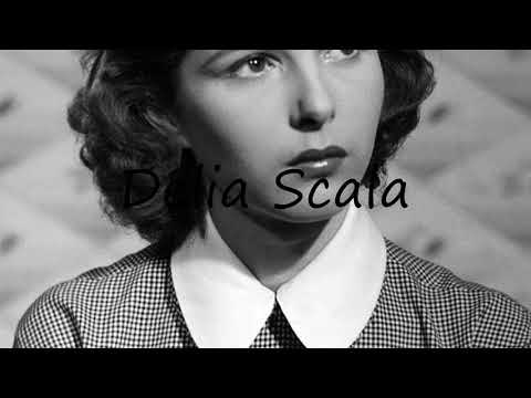 How to Pronounce Delia Scala?