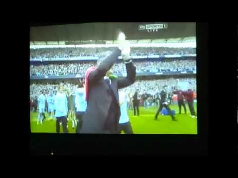316 Draks Khi TRayz On All Fm Knight Ryder Show Manchester City Winning Ceremony Scenes.wmv