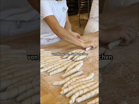 Handgemacht in einer echten Bäckerei 💛🥰 Joseph Brot Wien, Bio Bäckerei, Backhandwerk, Orgânico