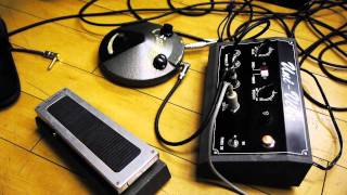 Download lagu Dallas Arbiter Fuzz Face / Univox Uni-Vibe mp3