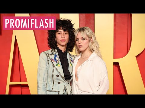 Video Thumbnail: Reneé Rapp erzählt von frechen Anfängen ihrer Liebe mit Towa