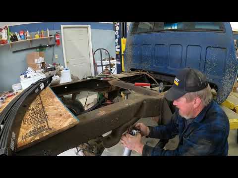 Installing the Rough Country lift in 1983 Chevy Square Body Truck