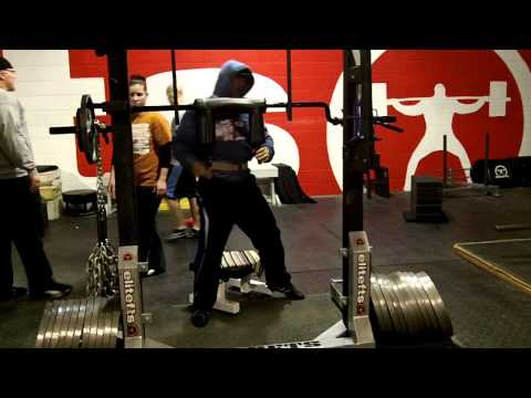 Elitefts.com - Close Stance Squats with Chains