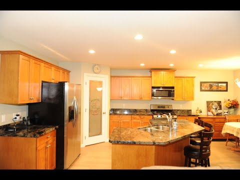 Nazir Abdulla Remax LifeStyles Realty Welcome to 11494 Creekside St Maple Ridge BC